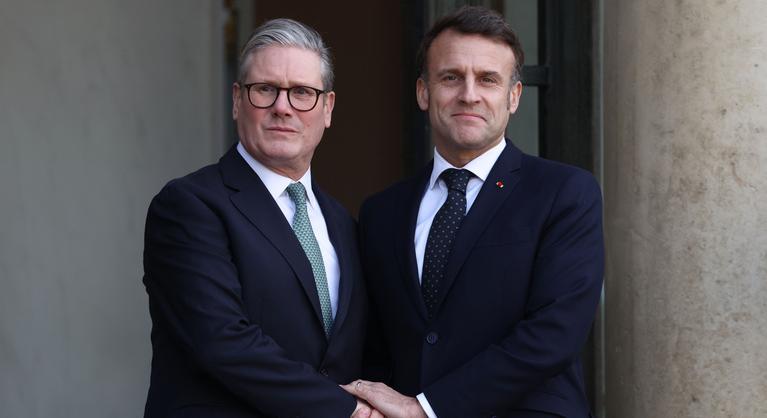 A magyar kormánynak is fontos témában jöhet francia-brit megállapodás