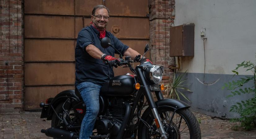 Félmillió kilométer motoron, Kína is behódolt a szegedi főorvosnak, bár ott egyszer majdnem el is gázolták