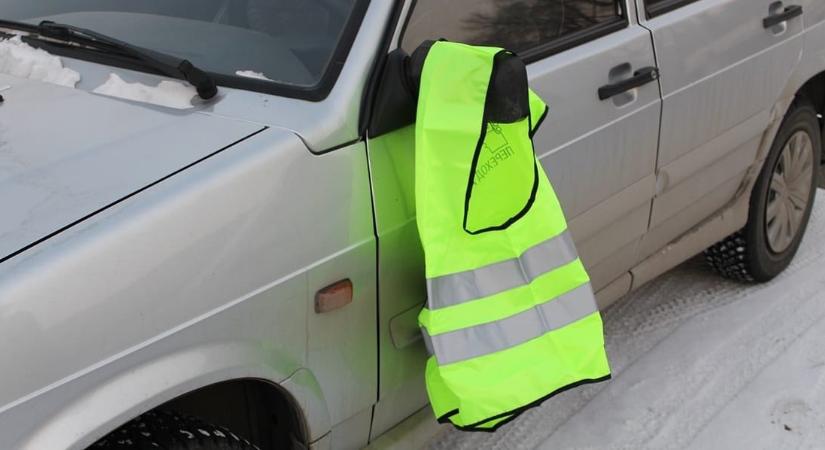 Komoly pénzbírság járhat, ha nem viselünk láthatósági mellényt