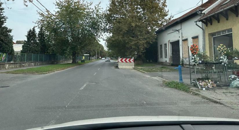 Leállt a nagy kátyúzás, de ettől még a fél város fel van bontva – itt ne is próbálj meg autózni!