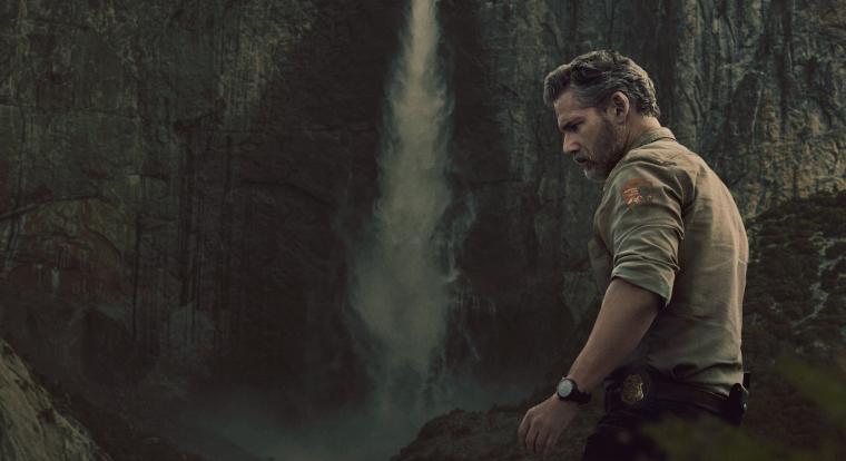 Eric Bana és Sam Neill az amerikai vadonban nyomoz egy gyilkos után a Netflix új sorozatában