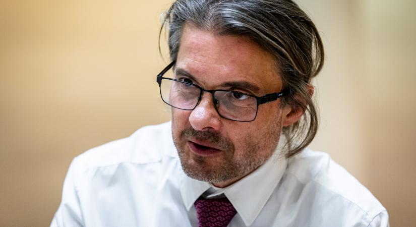 ELTE-dékán: Aki a mesterséges intelligenciához ért, az biztosan megtalálja a számításait