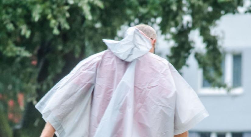 Továbbra is eső és viharos szél várható