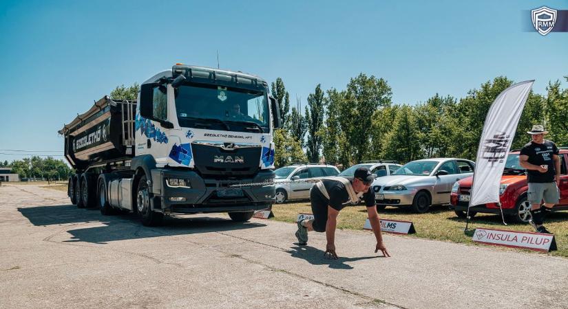 Népes mezőny húzott kamiont Sárbogárdon