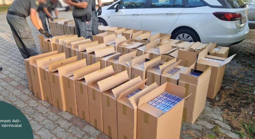 Takaró alatt csempészáru-lebukott a 37 éves férfi