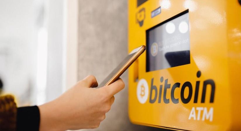 Új-Zéland betiltja a kripto ATM-eket – Magyarország lehet a következő?