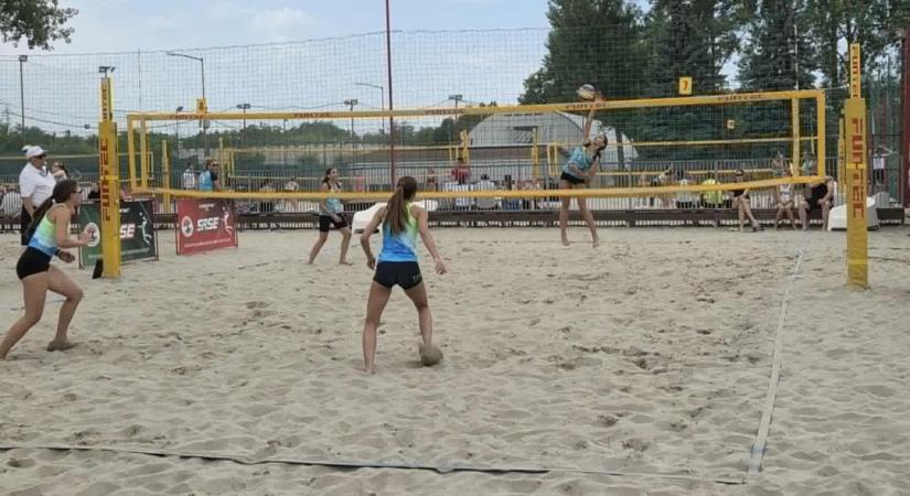 Strandröplabdában is remekeltek a szolnoki fiatalok