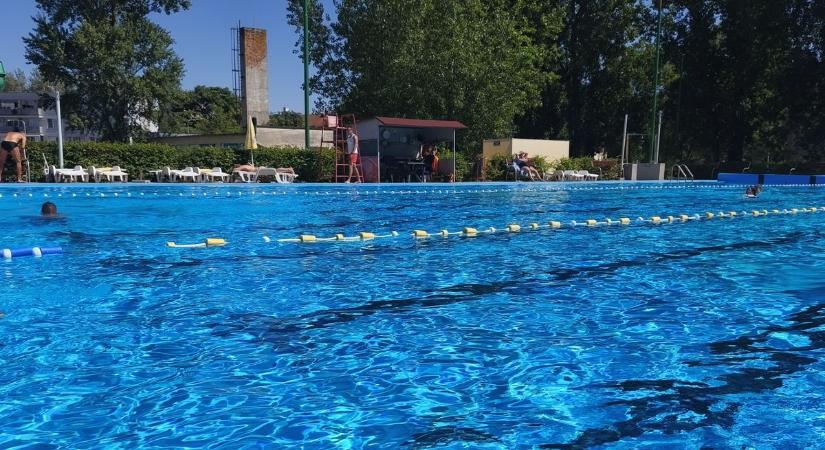Rendszeresen ellenőrzik az észak-komáromi strand vizét