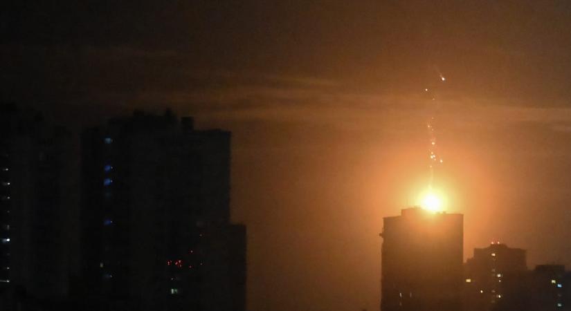Újra Kijevet bombázták az oroszok, ám most csavartak egyet a taktikájukon, hogy megzavarják az ukránokat