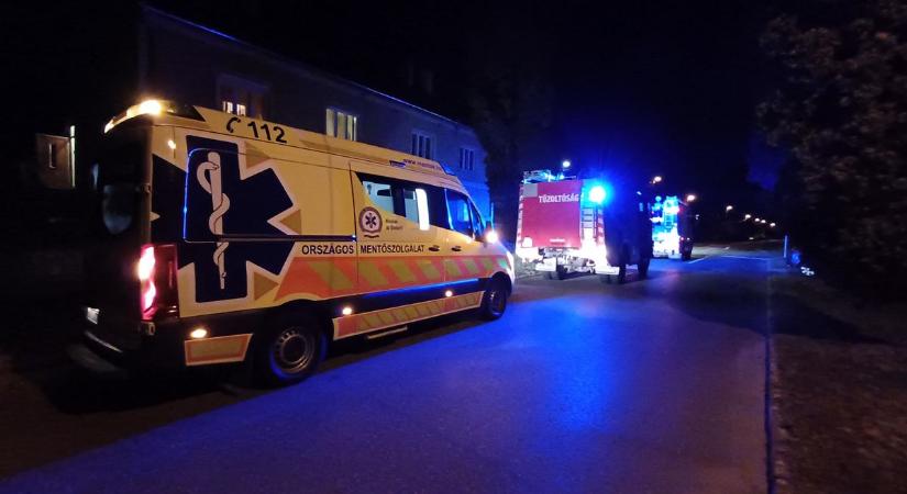 Csepregi társasházban csaptak fel a lángok hajnalban