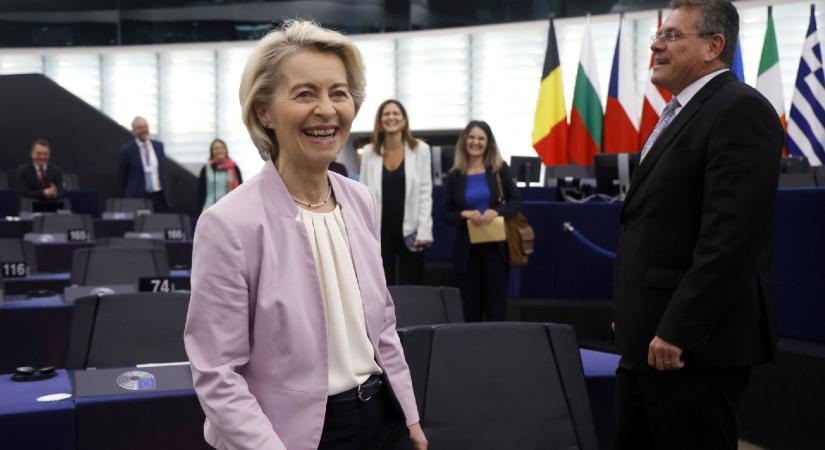 Elbukott az Európai Bizottság elleni bizalmatlansági indítvány