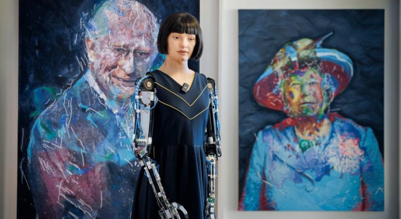 Humanoid robot festett képet III. Károlyról