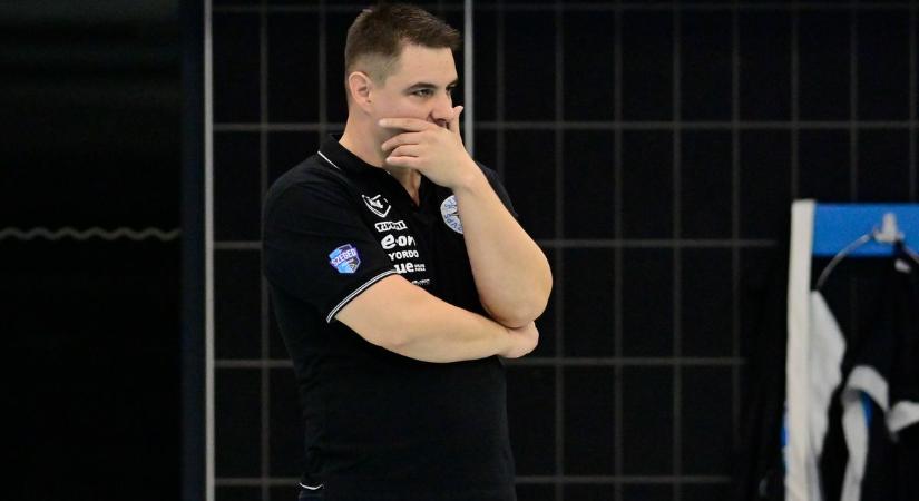 Edzőváltás a szegedi női vízilabdacsapatnál
