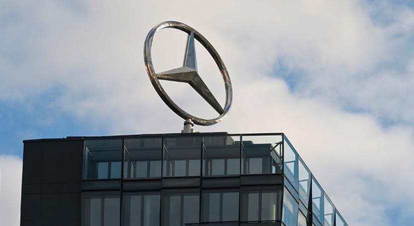 Tűzveszélyes autót hív vissza a Mercedes, megszólalt a vállalat