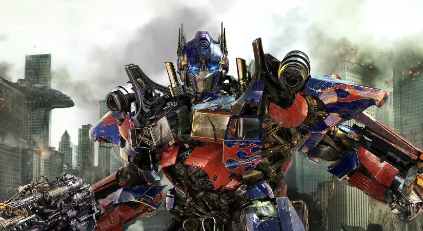 Michael Bay visszatér a Transformers franchisehoz