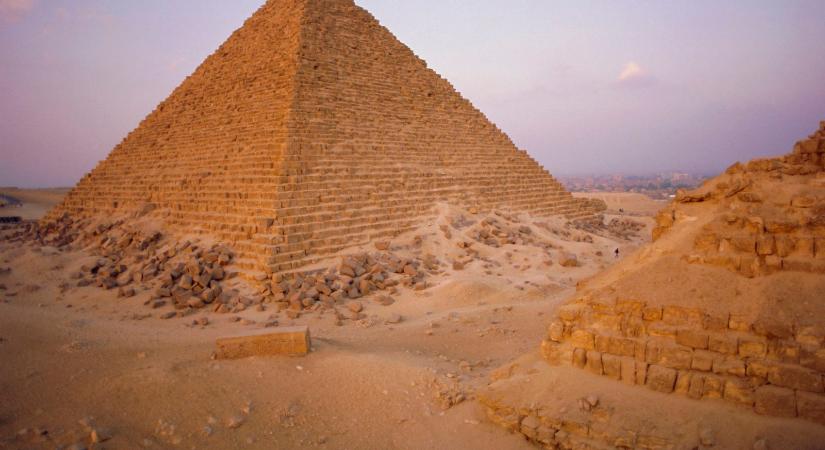 Óriási tó hullámzik az egyiptomi piramis alatt, itt az első kép a világszenzációs felfedezésről?
