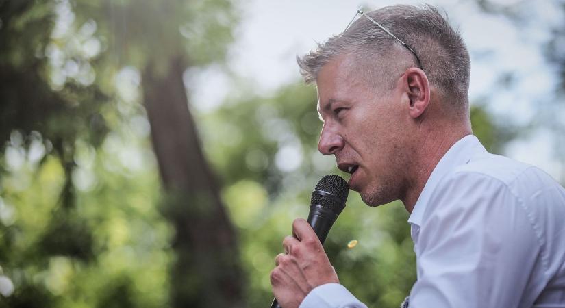 Ismét lyukra futott Magyar Péter