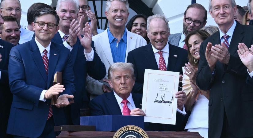 Hanyatló birodalommá teheti az USA-t Trump fiskális alkoholizmusa