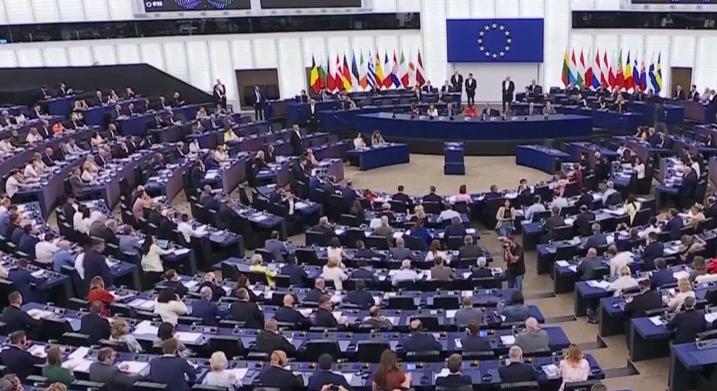 Hivatalban maradhat Ursula von der Leyen  videó