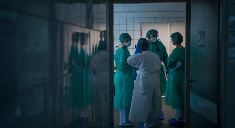 Akár sztrájkba is léphetnek az egészségügyi dolgozók, ha elmarad a béremelés