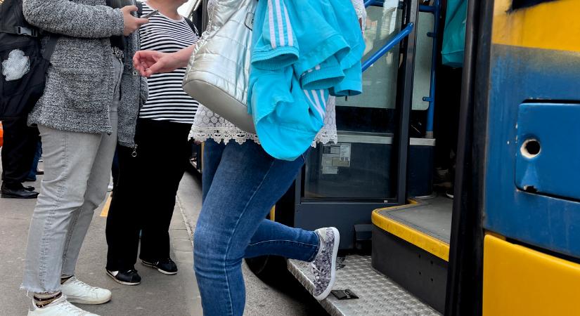 Áthelyezik az egyik forgalmas pécsi buszmegállót