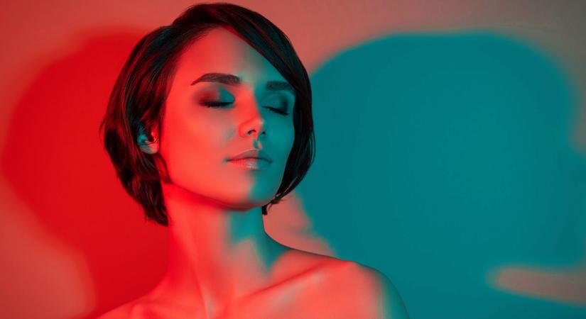 Vörös fény, boldog bőr – az anti-aging világát megváltoztató LED-terápia
