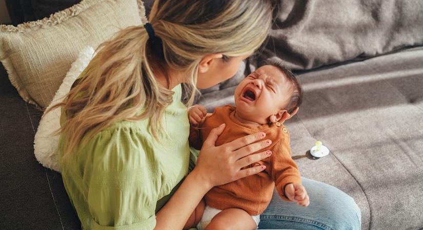 Csendes reflux: bukás nélkül is lehet baj a babával