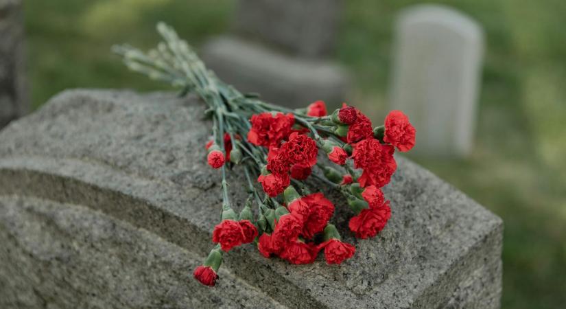 Sírhely, sírkő, ügyintézés: így intézhetőek mostantól a temetői feladatok