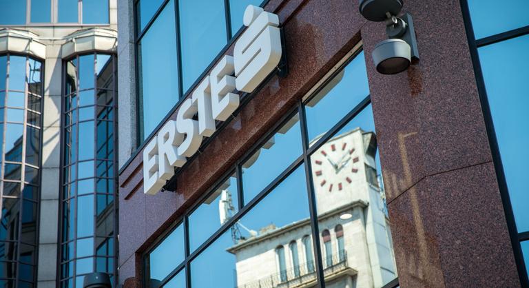 Leállás jön az Erste Banknál, több szolgáltatás nem lesz elérhető