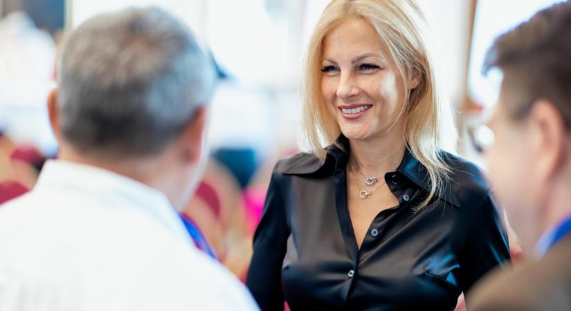 Várkonyi Andrea szűk félmilliárdért vásárol földeket Csongrád-Csanádban