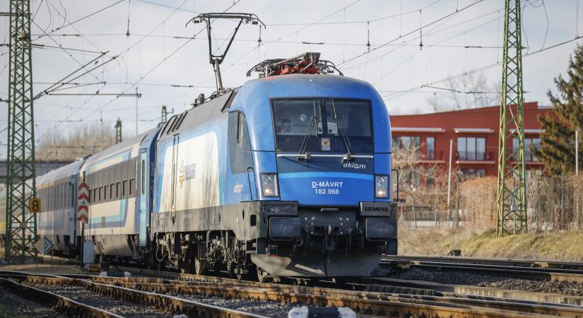 Karbantartás miatt változik a menetrend a győri vasútvonalon a hétvégén