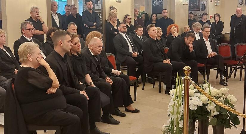 Végső búcsút vett Karczag Ferenc színművésztől a Szigligeti közössége és közönsége