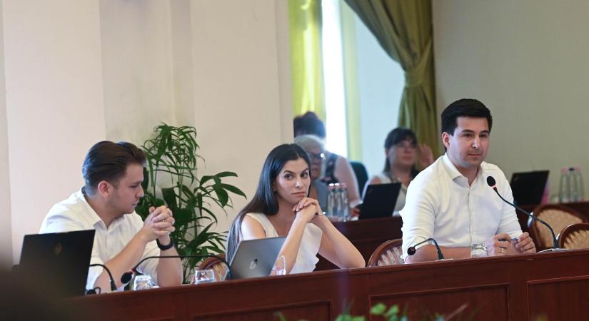 Szentkirályi Alexandra: A budapestiek azt várnák el a főpolgármestertől, hogy szálljon le végre a szivárvány vonatról  videó