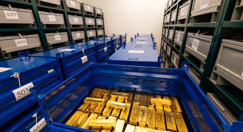 Varga Mihály biztos, ami biztos lecsekkoltatta, megvan-e még a Nemzeti Bank aranytartaléka
