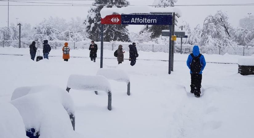 Hatalmas hóesés miatt leállt Zürich összes villamos- és buszjárata