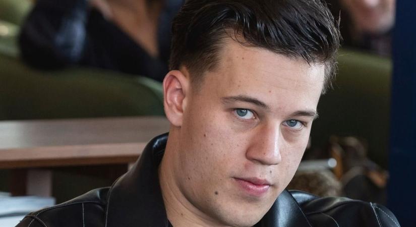 Playbackkel vádolják a népszerű magyar rappert - igazuk van?