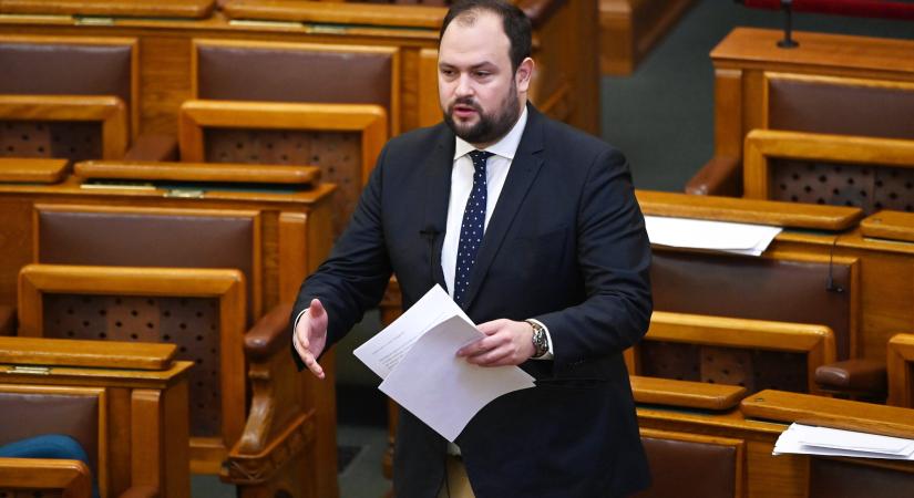 „Nem engedjük, hogy megfélemlítsék őket” – Nacsa Lőrinc a kényszersorozás áldozatáról