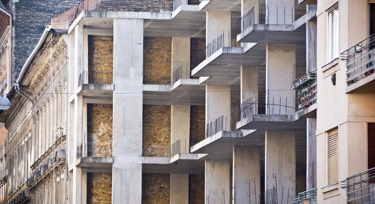 Egyre többen akarnak lakást építtetni Magyarországon, de nincs kivel