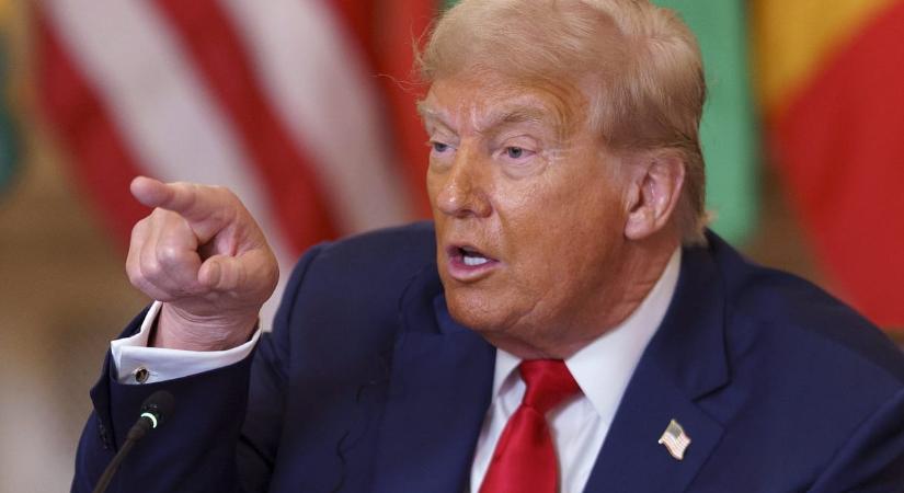 Donald Trump 35 százalékos vámot jelentett be Kanadára, és az EU-t is megfenyegette