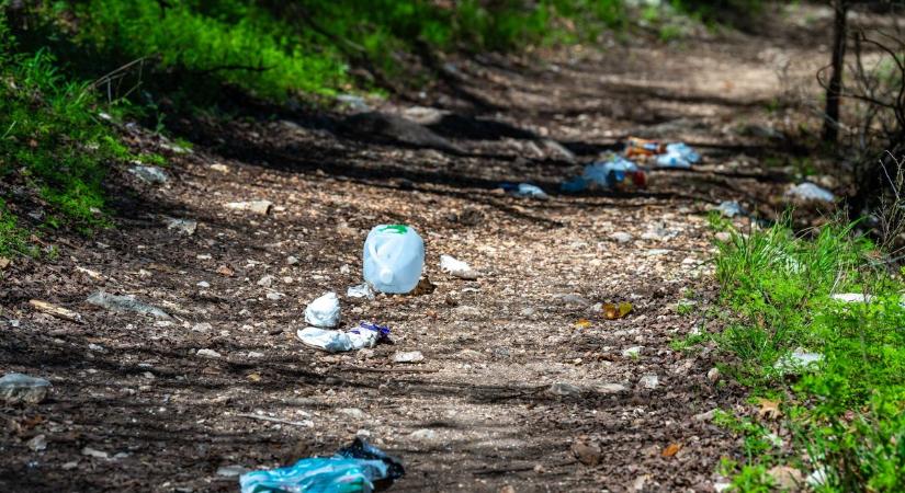 Gyanús szerkezetet szereltek fel a munkások az utcában, pár napja furcsa dolgot tapasztalnak a lakók