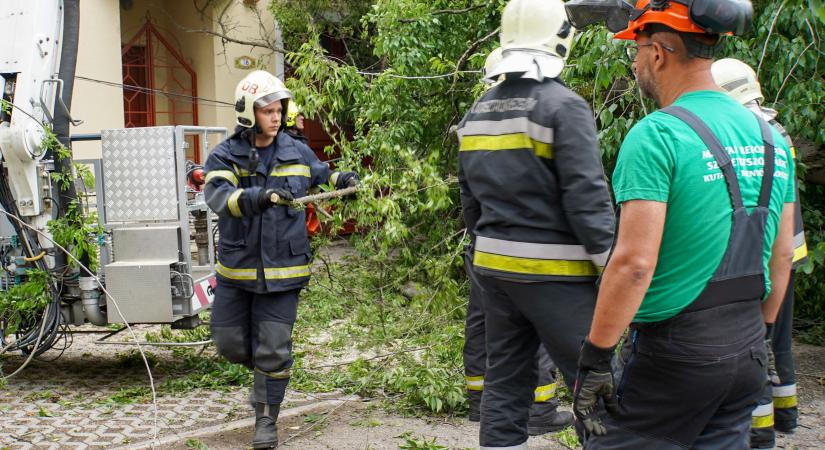 Vihar. újabb erősítés érkezett Hajdú-Biharba