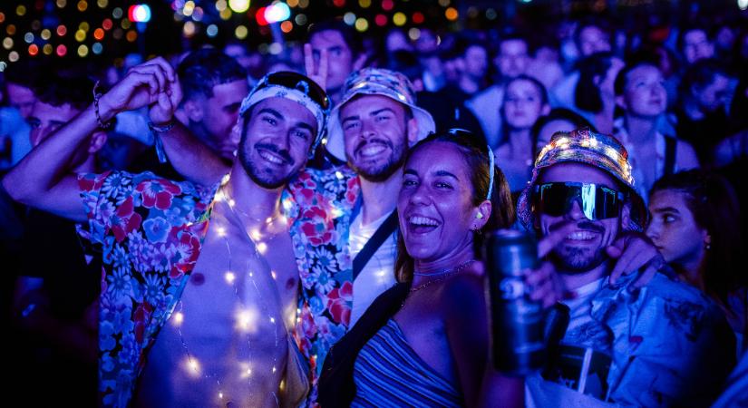 Alkonyattól pirkadatig: bevezetik a Szigeten az éjszakai jegyet