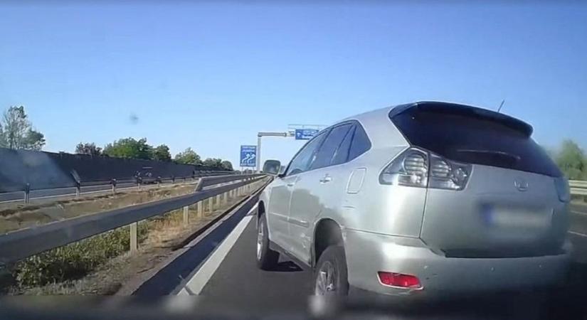 Sokkoló jelenet az M7-esen: Ezt jól benézte az ittas sofőr (videó)