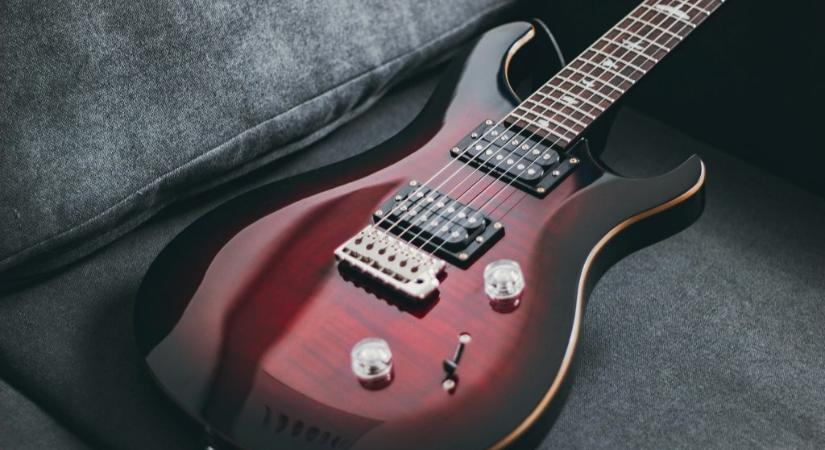 Gitároktatásra kapott 70 milliót a Vág-völgyi Mészáros-pékség vezetője