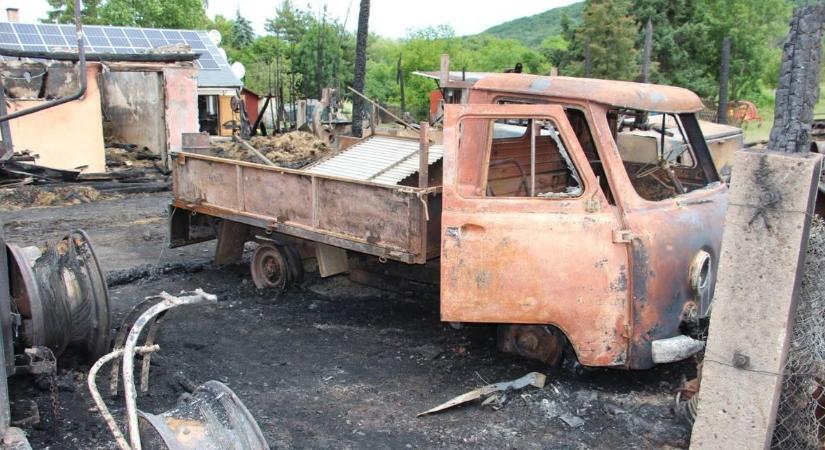 Tragédia Baskon, felrobbant a sufnituningolt autó