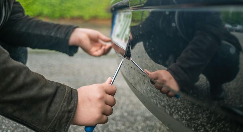 Hamis rendszámmal autózott Szegeden – eljárás indult ellene