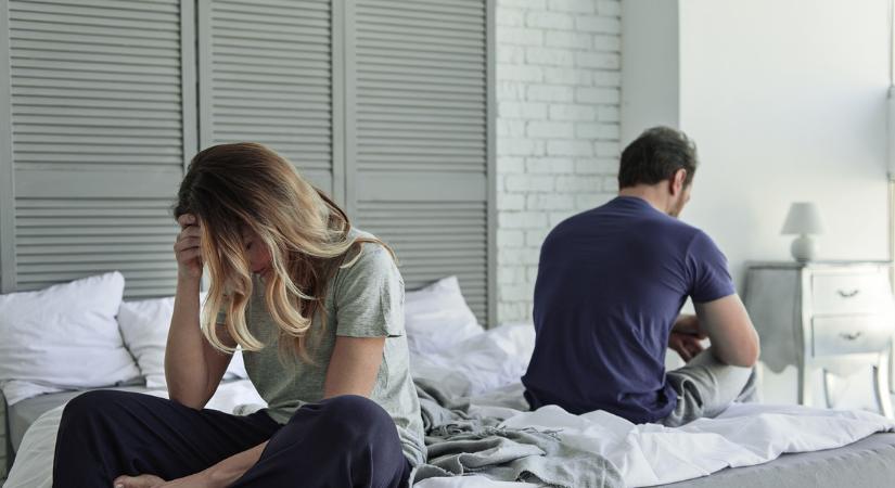 A vágy megvan, de a test nemet mond: az intimszárazság tabujáról