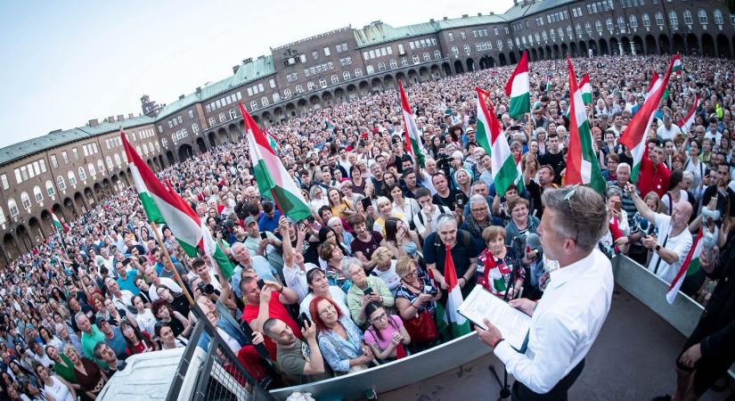 A Republikon júliusi felmérése szerint a Tisza 43-33-ra vezet a Fidesz előtt a biztos szavazóknál