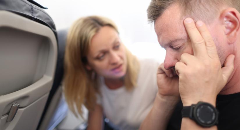 Órákra a gépen rekedtek a Szardíniára tartó utasok, már ájuldoztak a hőségben