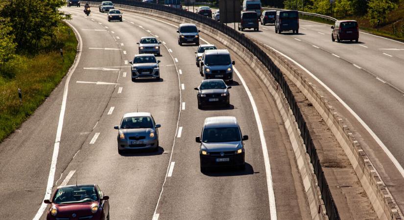 Szuperszámítógép figyeli az M1-M7 közös bevezető szakaszán a forgalmat